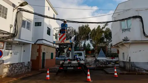 Las fuertes lluvias que han caído de nuevo este martes en parte de la isla de Gran Canaria han desbordado barrancos e inundado calles en el municipio de Telde. En la imagen, el barrio de Ojos de Garza Las fuertes lluvias que han caído de nuevo este martes en parte de la isla de Gran Canaria han desbordado barrancos e inundado calles en el municipio de Telde. En la imagen, el barrio de Ojos de Garza