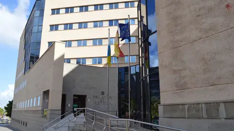 Imagen de archivo del Palacio de Justicia de Santa Cruz de Tenerife Imagen de archivo del Palacio de Justicia de Santa Cruz de Tenerife