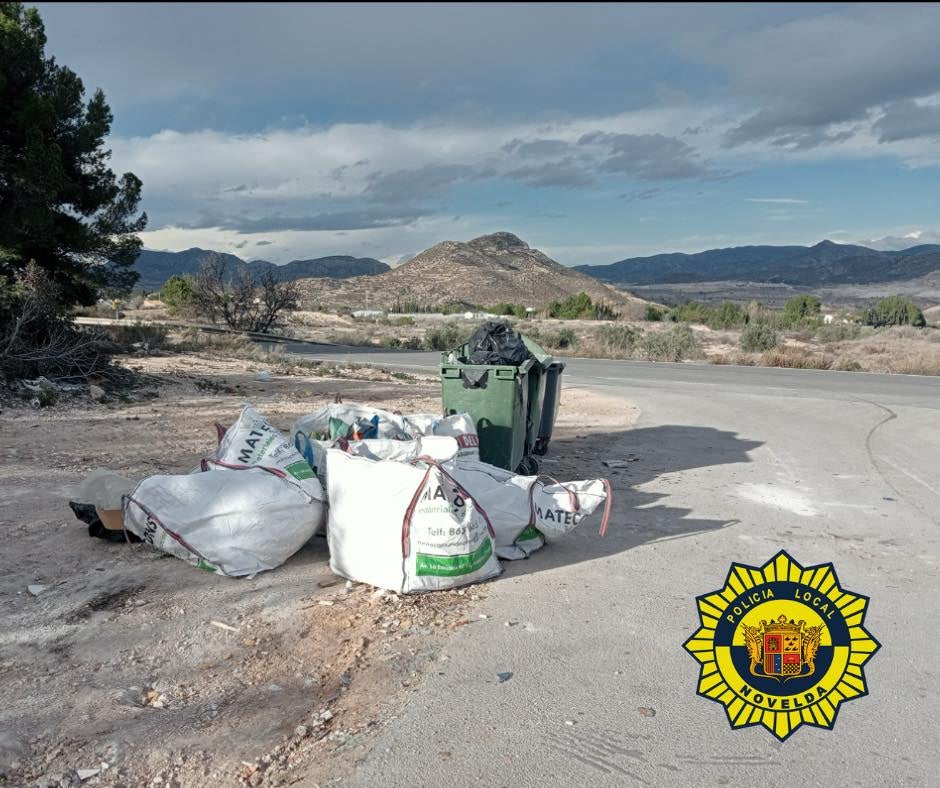 La Policía Local de Novelda impone desde el inicio de este año trece sanciones por vertidos de residuos La Policía Local de Novelda impone desde el inicio de este año trece sanciones por vertidos de residuos