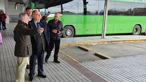 El consejero de Infraestructuras avanza que la Junta trabaja en la licitación del servicio de gestión de nueve estaciones de autobuses El consejero de Infraestructuras avanza que la Junta trabaja en la licitación del servicio de gestión de nueve estaciones de autobuses