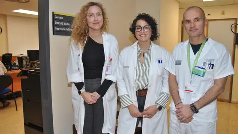 De izquierda a derecha, Graciela Alcaide, directora de enfermería de Atención Primaria, Anabela Llobet, directora médica de Atención Primaria y Raul Ferrando, gerente del Departamento de Salud de Castellón De izquierda a derecha, Graciela Alcaide, directora de enfermería de Atención Primaria, Anabela Llobet, directora médica de Atención Primaria y Raul Ferrando, gerente del Departamento de Salud de Castellón
