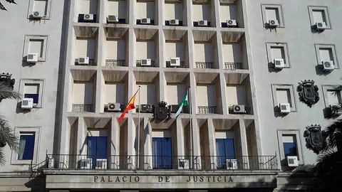 Imagen de archivo del Palacio de Justicia de Sevilla. Imagen de archivo del Palacio de Justicia de Sevilla.