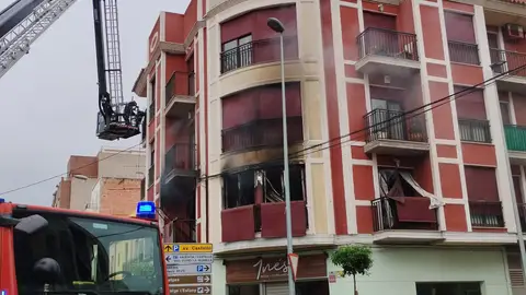 Tres personas son atendidas por inhalación de humo en el incendio de una vivienda en Nules Tres personas son atendidas por inhalación de humo en el incendio de una vivienda en Nules