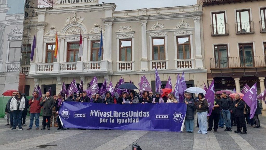 El Movimiento feminista de Guadalajara pide sacar a Vox del gobierno municipal El Movimiento feminista de Guadalajara pide sacar a Vox del gobierno municipal