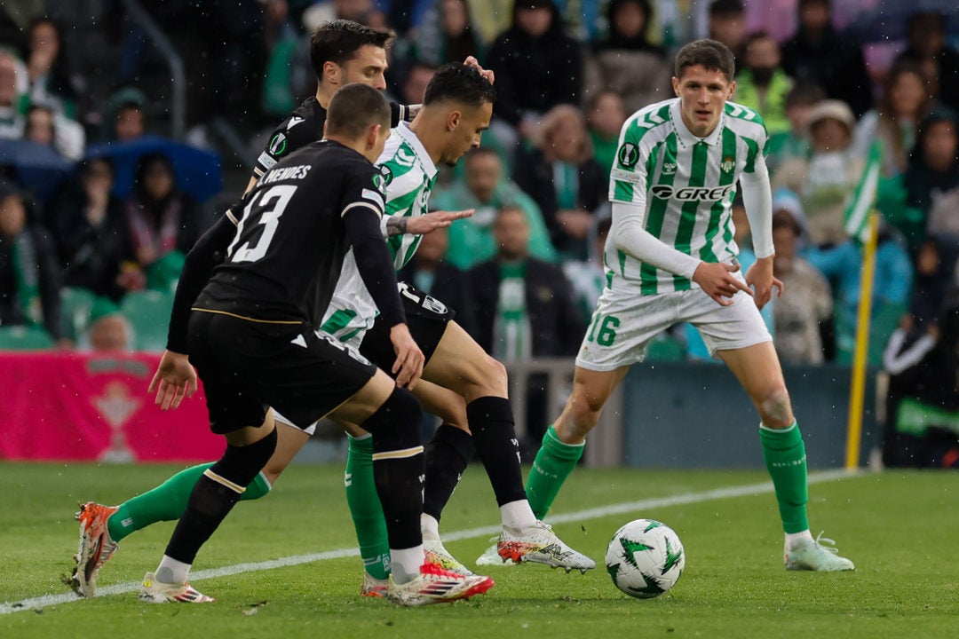 Betis y Vitoria empatan y deberán resolver en la vuelta Betis y Vitoria empatan y deberán resolver en la vuelta