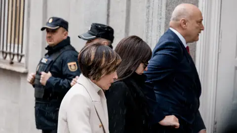 La expareja de Ábalos, Jéssica Rodríguez, a su llegada al Tribunal Supremo, a 27 de febrero de 2025, en Madrid (España). La expareja de Ábalos, Jéssica Rodríguez, a su llegada al Tribunal Supremo, a 27 de febrero de 2025, en Madrid (España).