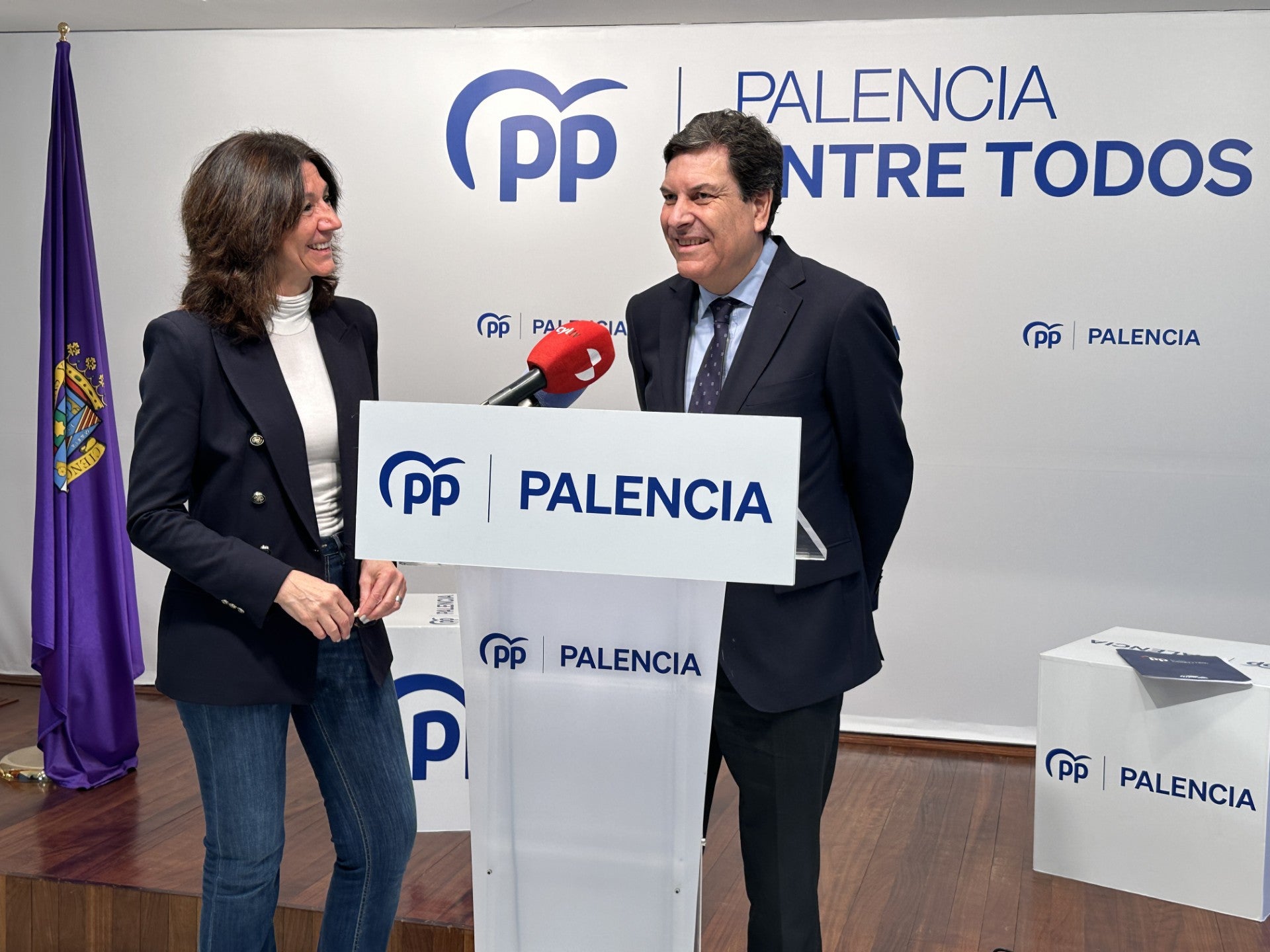 El PP afirma que la atención a la dependencia beneficia a más de 8.300 palentinos a través de la ayuda a domicilio o teleasistencia El PP afirma que la atención a la dependencia beneficia a más de 8.300 palentinos a través de la ayuda a domicilio o teleasistencia