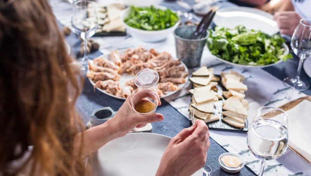 Quesos, mieles y vinos han llenado las mesas en el encuentro en La Calabacera de Dulce Acevedo. Quesos, mieles y vinos han llenado las mesas en el encuentro en La Calabacera de Dulce Acevedo.