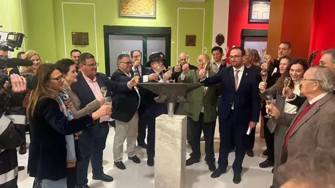 La Junta alaba la "excelencia" del vino espumoso extremeño en la inauguración del Museo del Cava de Almendralejo La Junta alaba la "excelencia" del vino espumoso extremeño en la inauguración del Museo del Cava de Almendralejo