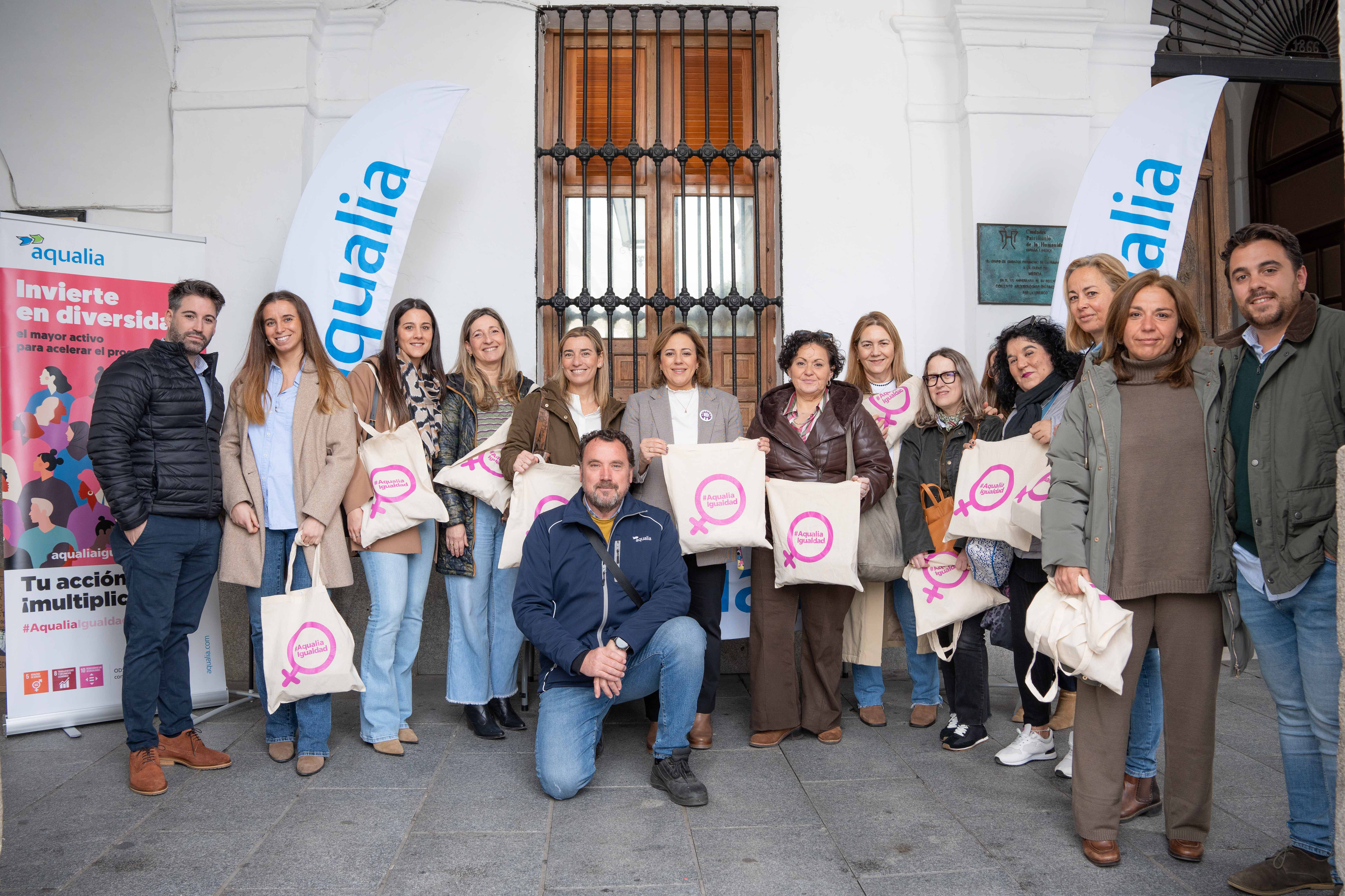 Aqualia se suma a la conmemoración del Día Internacional de las Mujeres con una campaña bajo el lema “Por el futuro de las niñas y jóvenes” Aqualia se suma a la conmemoración del Día Internacional de las Mujeres con una campaña bajo el lema “Por el futuro de las niñas y jóvenes”
