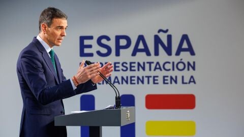Pedro S&aacute;nchez durante la rueda de prensa tras la reuni&oacute;n de l&iacute;deres europeos en Bruselas.