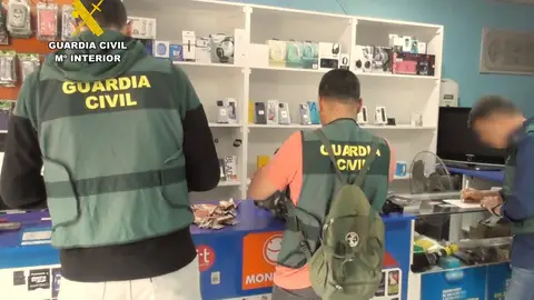 La Guardia Civil de Cantabria desarticula un grupo criminal especializado en sextorsión La Guardia Civil de Cantabria desarticula un grupo criminal especializado en sextorsión