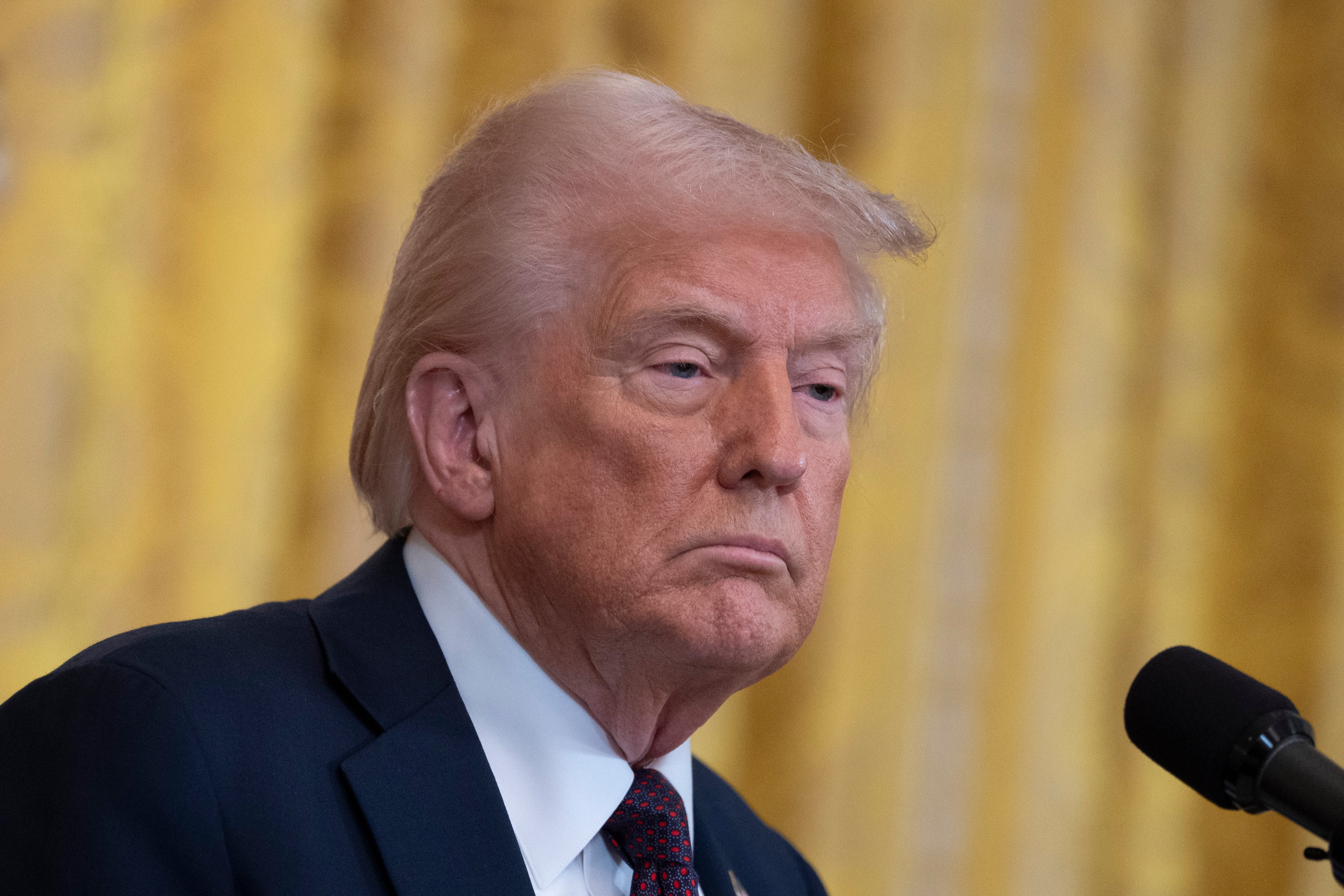 Trump pone en jaque a Wall Street con su política arancelaria y hace temblar a la economía estadounidense Trump pone en jaque a Wall Street con su política arancelaria y hace temblar a la economía estadounidense