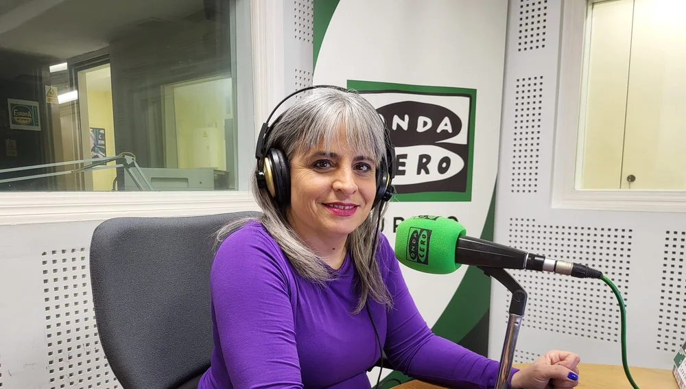 La autora Coral Herrera en Julia en la Onda La autora Coral Herrera en Julia en la Onda