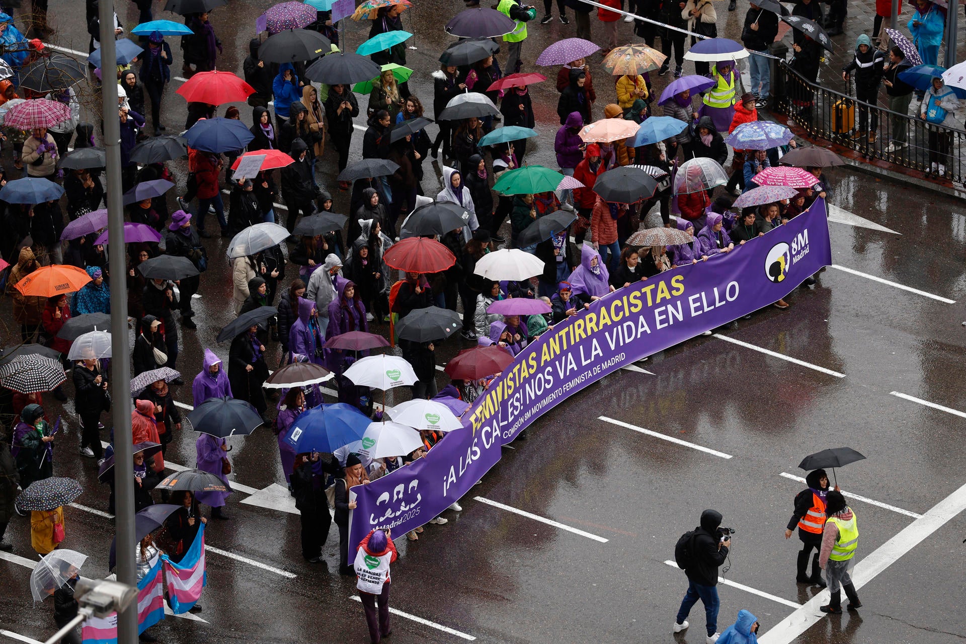 El PP carga contra la manifestación de la Comisión 8M: "No es feminista, es una farsa y una broma pesada" El PP carga contra la manifestación de la Comisión 8M: "No es feminista, es una farsa y una broma pesada"