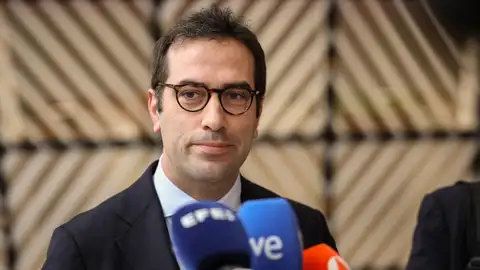 España pide a Europa ayudas directas para financiar el aumento del gasto en defensa, no solo créditos España pide a Europa ayudas directas para financiar el aumento del gasto en defensa, no solo créditos