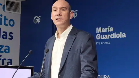El PP enmarca la reunión entre Guardiola y Page en la búsqueda de "alianzas" ante la "dejadez" del Gobierno de Sánchez El PP enmarca la reunión entre Guardiola y Page en la búsqueda de "alianzas" ante la "dejadez" del Gobierno de Sánchez