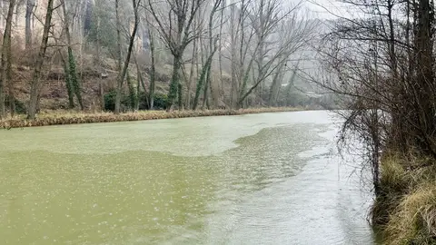 El río Júcar a su paso por la ciudad de Cuenca, este domingo El río Júcar a su paso por la ciudad de Cuenca, este domingo