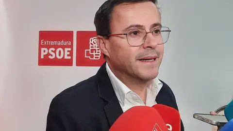 Gallardo pide a Guardiola que reúna a los partidos para alcanzar una "posición común" frente a los aranceles de Trump Gallardo pide a Guardiola que reúna a los partidos para alcanzar una "posición común" frente a los aranceles de Trump