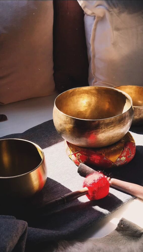 Meditación con cuencos tibetanos