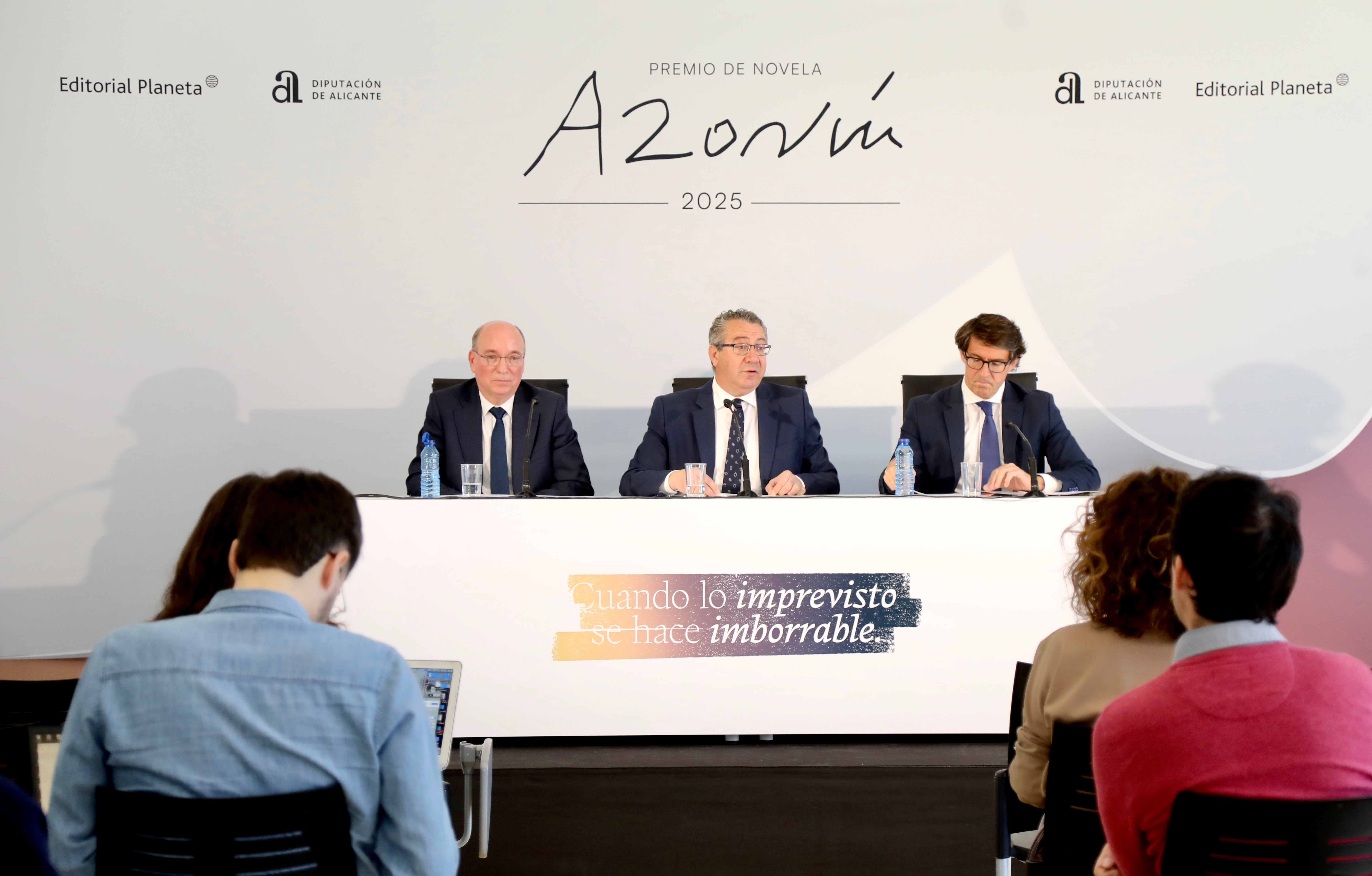 La Diputación de Alicante y Editorial Planeta presentan los diez obras finalistas del Premio Azorín de Novela La Diputación de Alicante y Editorial Planeta presentan los diez obras finalistas del Premio Azorín de Novela