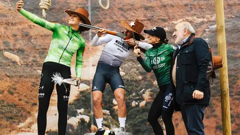 Natalia Fischer (Extremadura-Ecopilas) es tercera absoluta en la “Far West Race”, con dos podios en sus dos etapas Natalia Fischer (Extremadura-Ecopilas) es tercera absoluta en la “Far West Race”, con dos podios en sus dos etapas