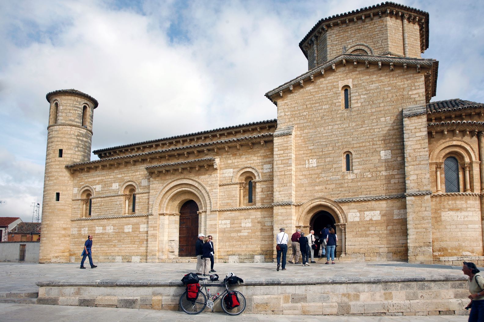 La Diputación palentina comienza un nuevo "blogtrip" de creadores de contenido que conocerán y difundirán las bondades del Camino de Santiago francés La Diputación palentina comienza un nuevo "blogtrip" de creadores de contenido que conocerán y difundirán las bondades del Camino de Santiago francés