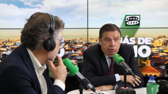 El ministro de Agricultura, Pesca y Alimentaci&oacute;n, Luis Planas, durante la entrevista con Carlos Alsina/ Ver&oacute;nica del Castillo/ ondacero.es
