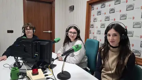 Eduardo, Ana y Giorgia en nuestro estudio Eduardo, Ana y Giorgia en nuestro estudio
