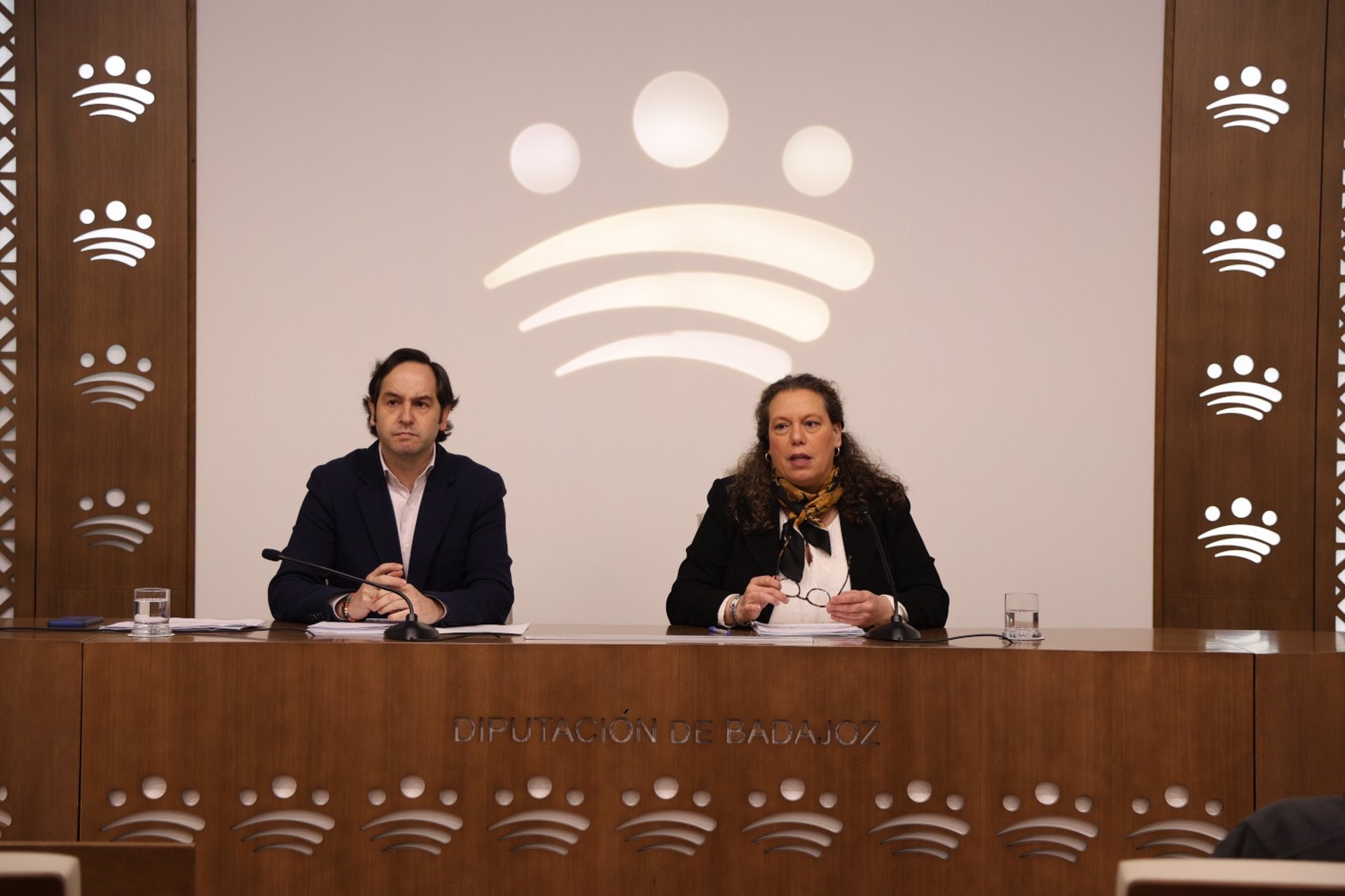 La Diputación de Badajoz aportará este año más de 93 millones a los municipios de la provincia La Diputación de Badajoz aportará este año más de 93 millones a los municipios de la provincia