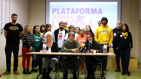 Front comú al món educatiu per evitar el tancament d’aules a l’escola pública Front comú al món educatiu per evitar el tancament d’aules a l’escola pública