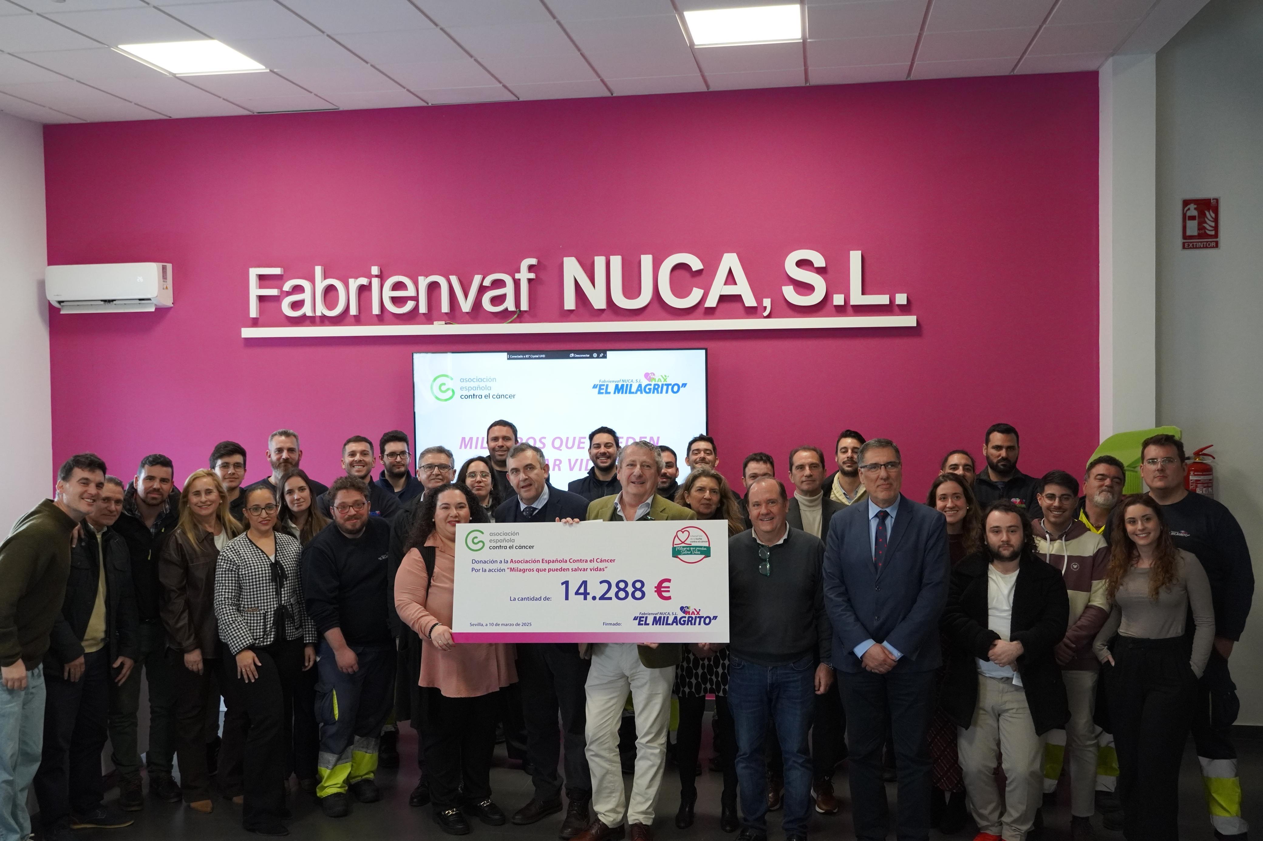 El Milagrito dona a la Asociación contra el Cáncer 14.288 €, tras vender 274.000 botellas El Milagrito dona a la Asociación contra el Cáncer 14.288 €, tras vender 274.000 botellas