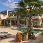 Pure Living Properties nombrada Mejor Agencia Inmobiliaria de Lujo en la Costa del Sol en los Luxury Lifestyle Awards 202
