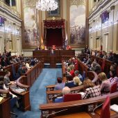Fernando Clavijo hablando en el Parlamento de Canarias