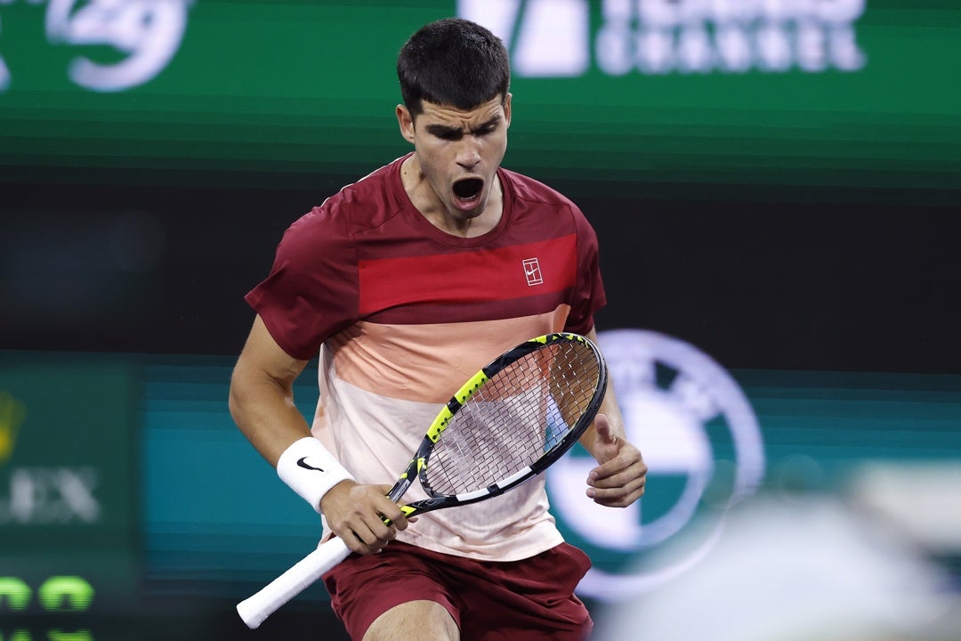 Alcaraz no le da opción a Shapovalov y vuela a octavos Alcaraz no le da opción a Shapovalov y vuela a octavos