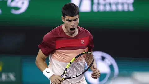 Alcaraz no le da opción a Shapovalov y vuela a octavos Alcaraz no le da opción a Shapovalov y vuela a octavos