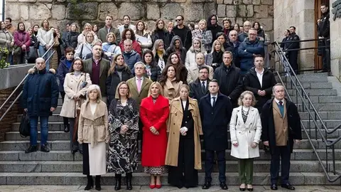 María Guardiola encabeza un minuto de silencio en memoria de las víctimas del terrorismo María Guardiola encabeza un minuto de silencio en memoria de las víctimas del terrorismo
