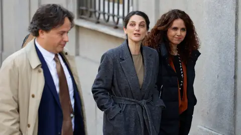 La ex asesora de Moncloa Pilar Sánchez Acera (2d) a su llegada al Tribunal Supremo La ex asesora de Moncloa Pilar Sánchez Acera (2d) a su llegada al Tribunal Supremo/ EFE/ Mariscal