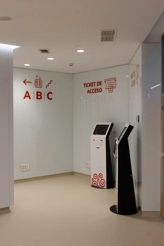 Povisa y Sergas acuerdan el nuevo contrato que entrará en vigor en abril Povisa y Sergas acuerdan el nuevo contrato que entrará en vigor en abril