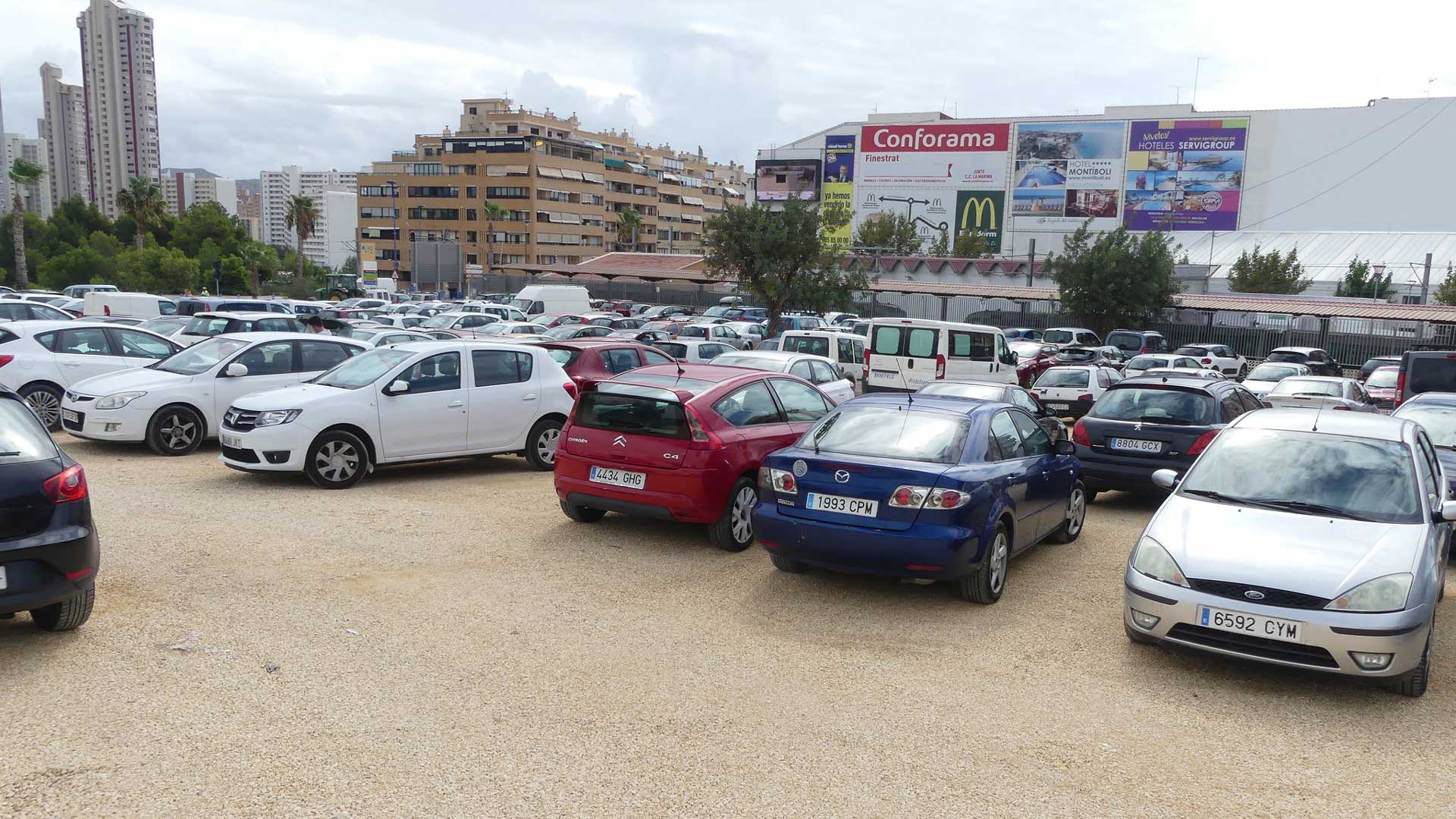 Benidorm inicia la licitación para reordenar el aparcamiento disuasorio de la avenida Beniardá, junto al TRAM Benidorm inicia la licitación para reordenar el aparcamiento disuasorio de la avenida Beniardá, junto al TRAM