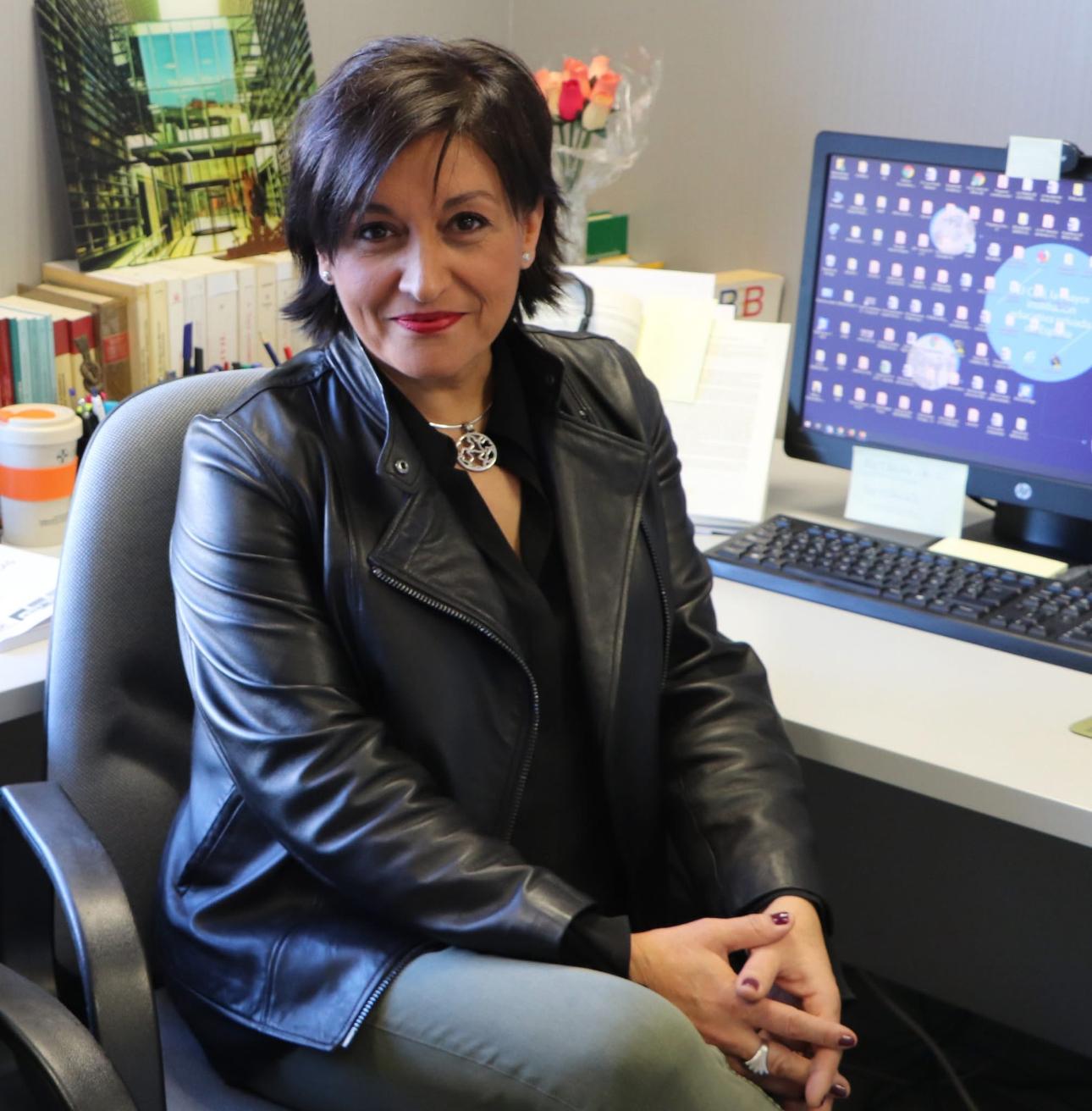 La profesora de Derecho del CEU Cardenal Herrera, Lola Cano, premiada por su investigación sobre datos postmortem La profesora de Derecho del CEU Cardenal Herrera, Lola Cano, premiada por su investigación sobre datos postmortem