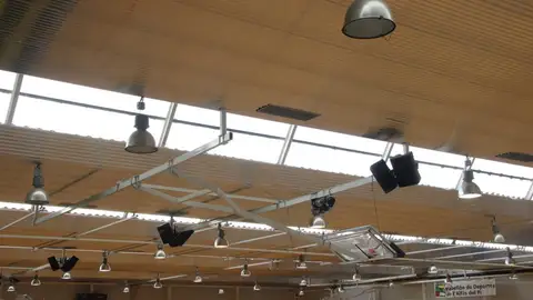 Hoy comienza la renovación de las luminarias del Pabellón y del campo de fútbol anexo del polideportivo de l´Alfàs Hoy comienza la renovación de las luminarias del Pabellón y del campo de fútbol anexo del polideportivo de l´Alfàs