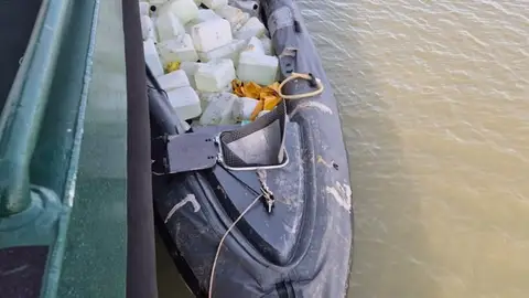 Imagen de la narcolancha interceptada en Lebrija recientemente Imagen de la narcolancha interceptada en Lebrija recientemente