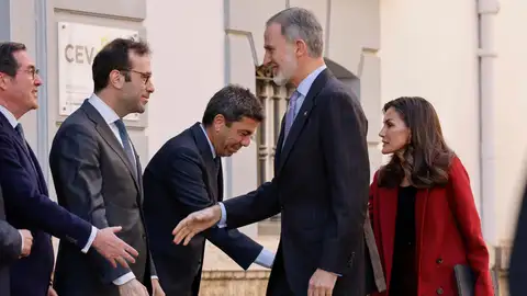 Los Reyes vuelven a Valencia para implicarse en la recuperación de las zonas más golpeadas por la dana Los Reyes vuelven a Valencia para implicarse en la recuperación de las zonas más golpeadas por la dana