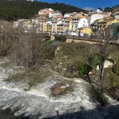El río Júcar, a su paso por el puente de San Antón en la ciudad de Cuenca, este miércoles El río Júcar, a su paso por el puente de San Antón en la ciudad de Cuenca, este miércoles