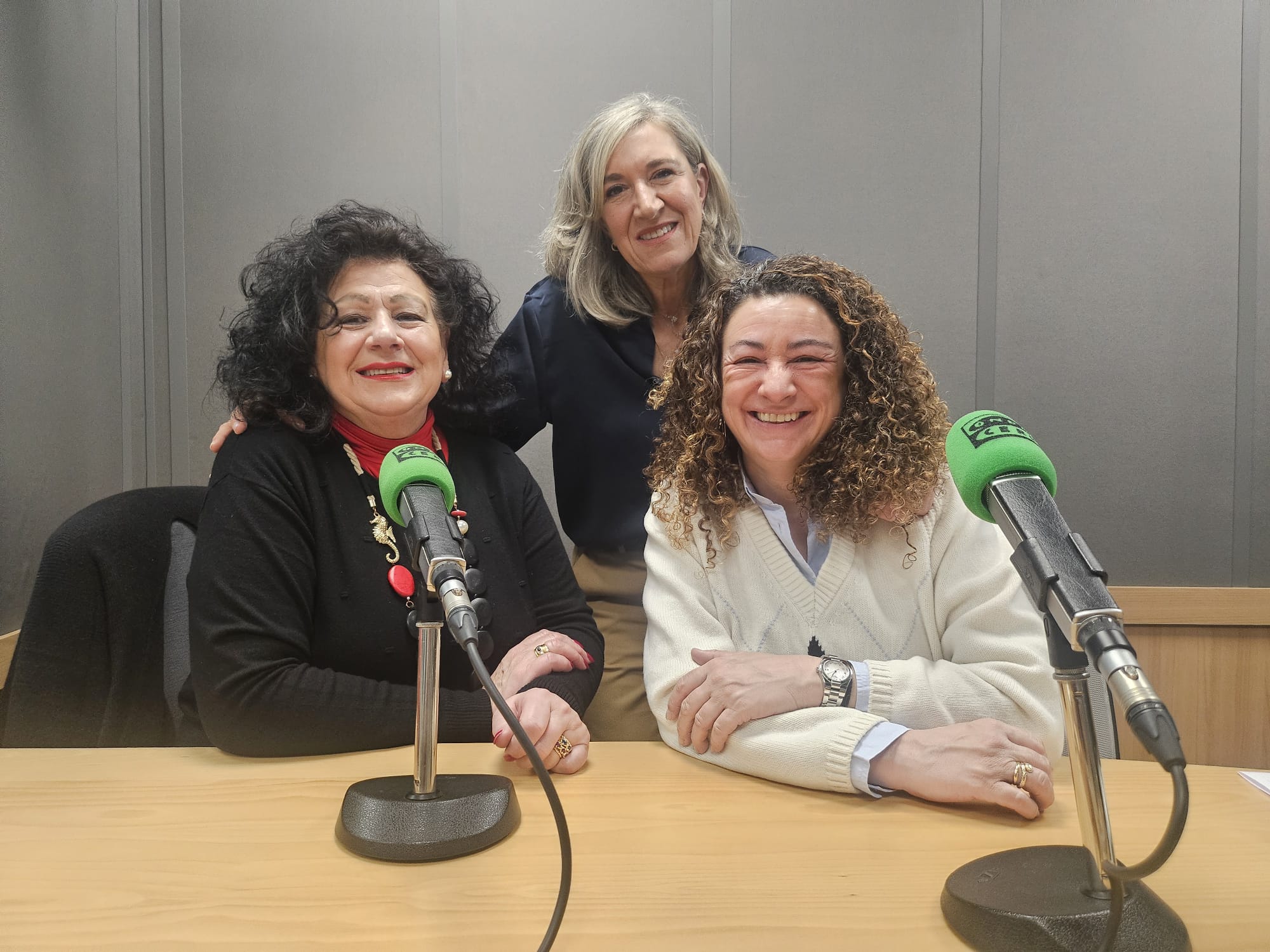 Tertulia con la Asociación Mujeres de Empresa Tertulia con la Asociación Mujeres de Empresa