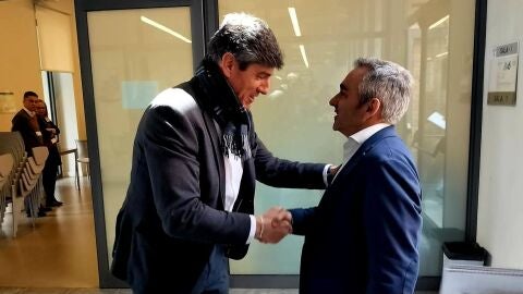 Marcos Zaragoza, alcalde de Villajoyosa, con Miguel Barrachina, conseller de Pesca Marcos Zaragoza, alcalde de Villajoyosa, con Miguel Barrachina, conseller de Pesca