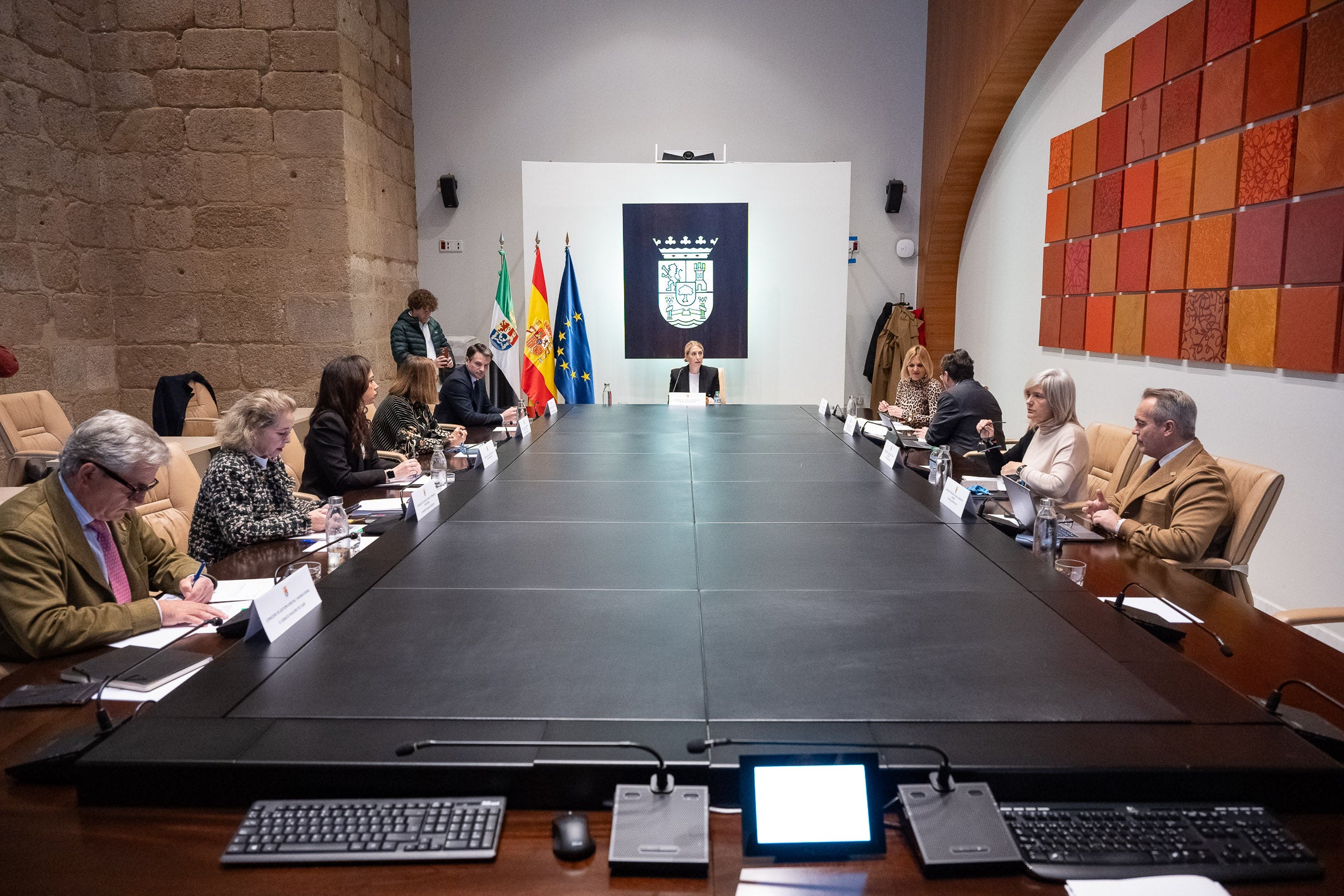 El Consejo de Gobierno autoriza la ampliación en 3 millones de euros de los fondos del Aval Joven de Vivienda El Consejo de Gobierno autoriza la ampliación en 3 millones de euros de los fondos del Aval Joven de Vivienda
