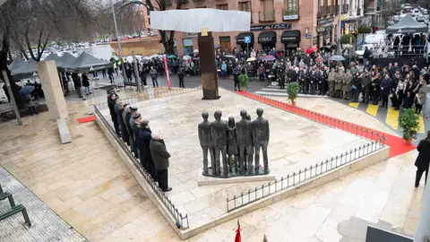 Alcalá de Henares rinde homenaje a las víctimas del 11M en el vigésimo primer aniversario de los atentados terroristas Acto de homenaje a las víctimas del 11M en Alcalá de Henares