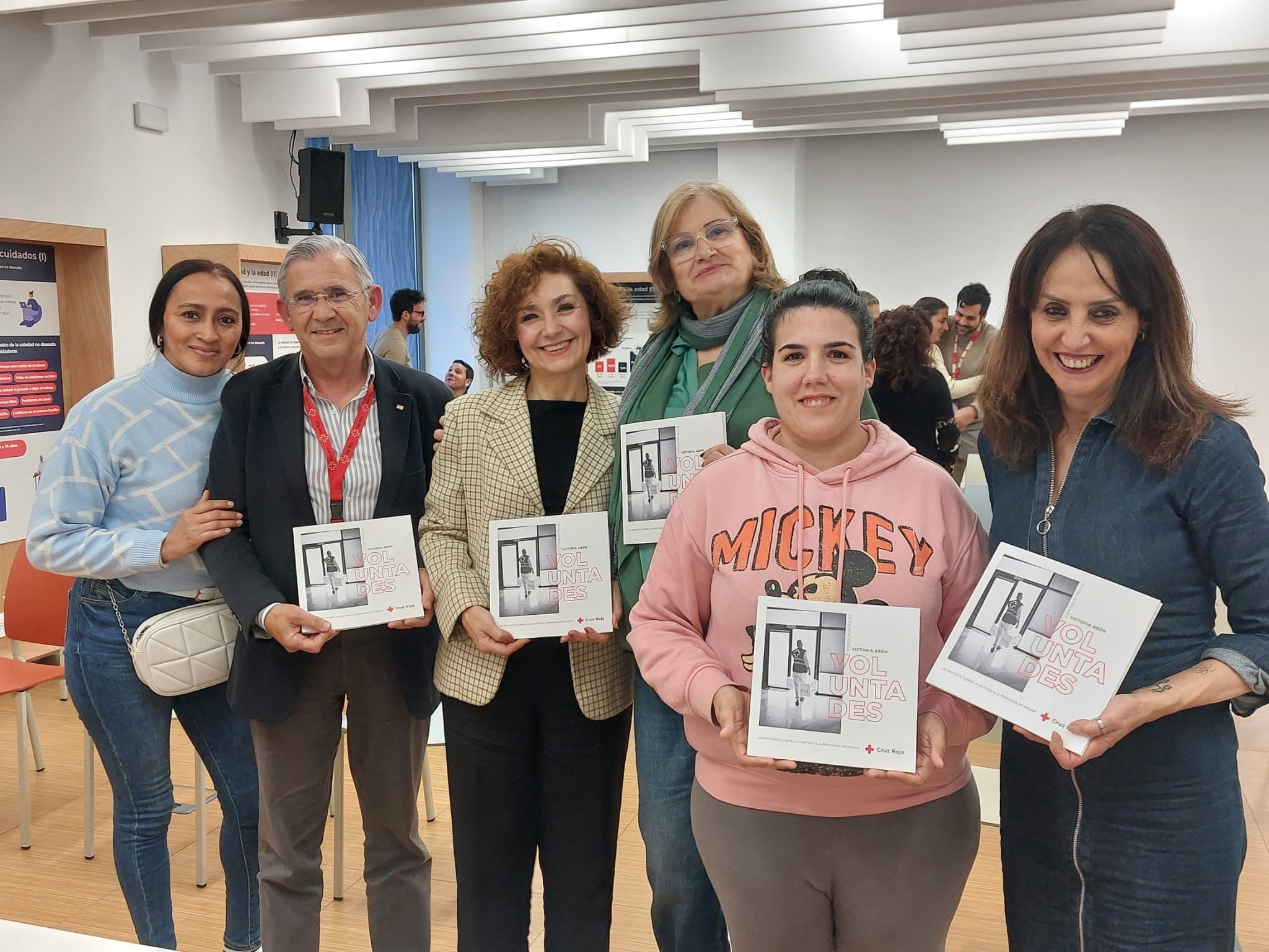 Victoria Abón y Cruz Roja Málaga presentan el libro ‘Voluntades’ Victoria Abón y Cruz Roja Málaga presentan el libro ‘Voluntades’